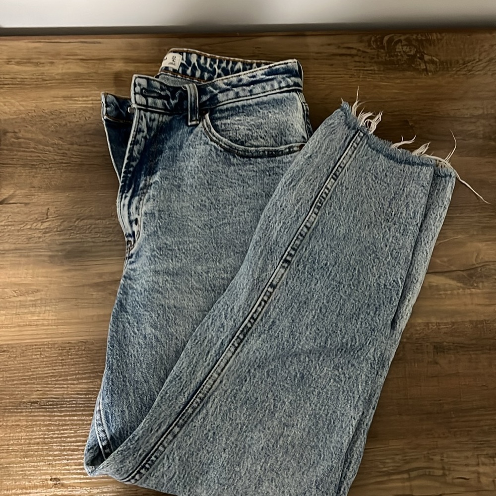 Abercrombie & Fitch The Mom Curve Love High Rise Jeans